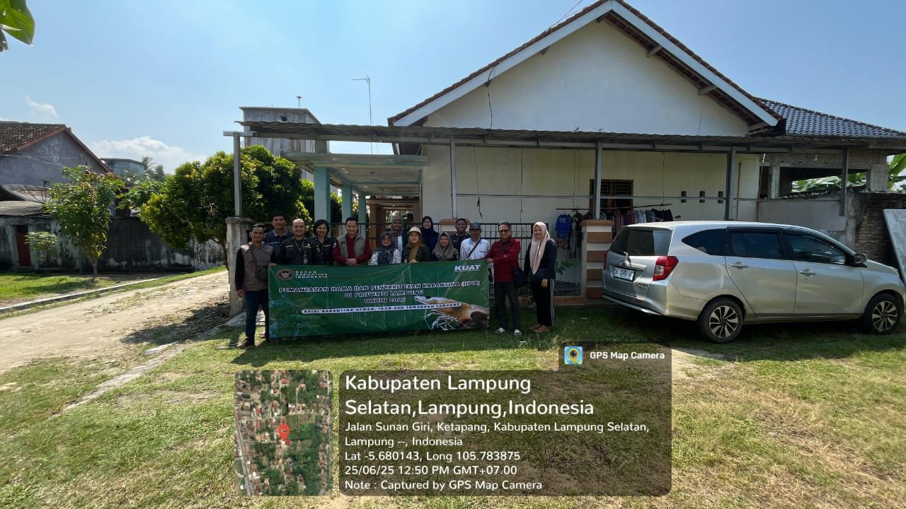 Badan Karantina Lampung Lakukan Pengambilan Sampel Udang untuk Pemeriksaan Kesehatan di Tambak Penerima Program IISAP Kabupaten Lampung Selatan